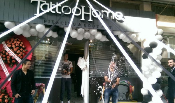 Futbolcular TattooHome alnda bulutu!